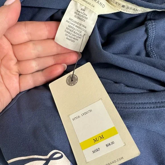 Lucky Brand Blue Long Sleeve Graphic Shirt Women's Medium NEW - Picture 5 of 5